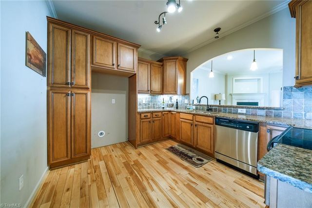 5209 SUNNY BROOK Court, Clemmons, NC 27012