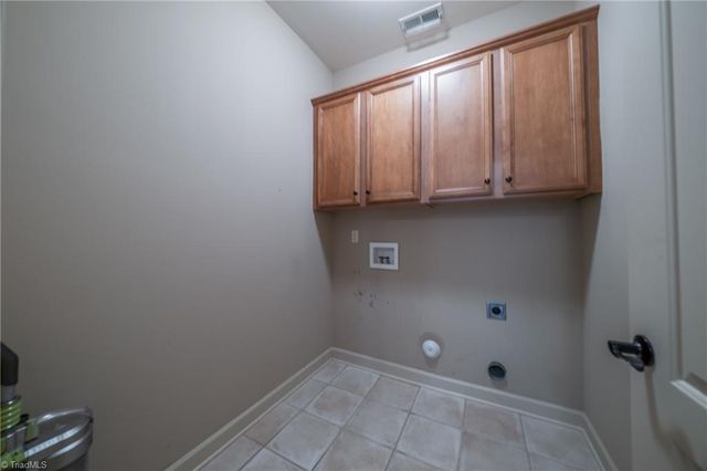 5209 SUNNY BROOK Court, Clemmons, NC 27012