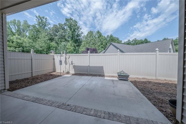 5209 SUNNY BROOK Court, Clemmons, NC 27012
