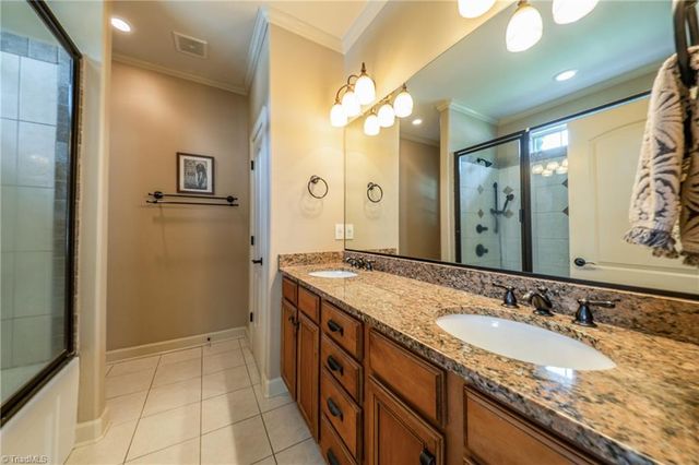 5209 SUNNY BROOK Court, Clemmons, NC 27012