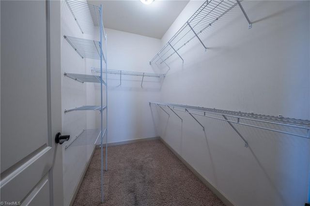 5209 SUNNY BROOK Court, Clemmons, NC 27012