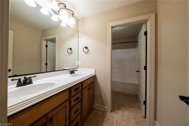 5209 SUNNY BROOK Court, Clemmons, NC 27012