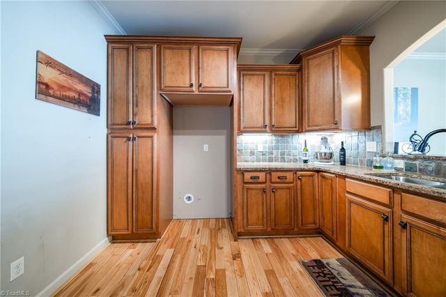 5209 SUNNY BROOK Court, Clemmons, NC 27012