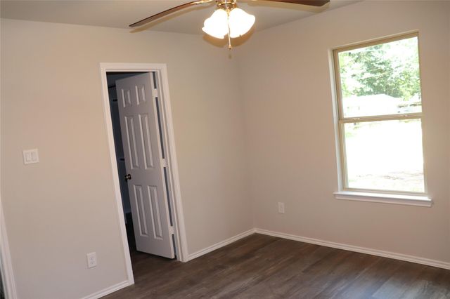 9199 Inwood, Willis, TX 77318