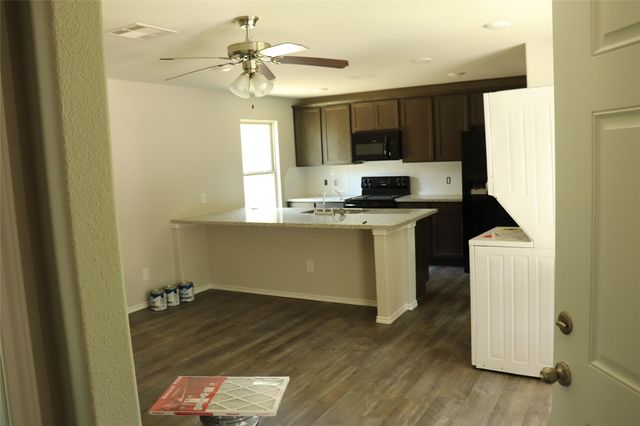 9199 Inwood, Willis, TX 77318