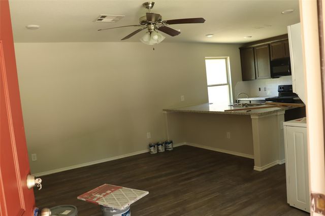 9199 Inwood, Willis, TX 77318