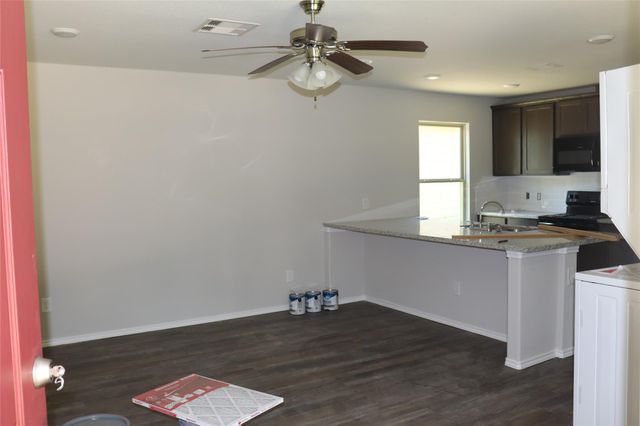 9199 Inwood, Willis, TX 77318