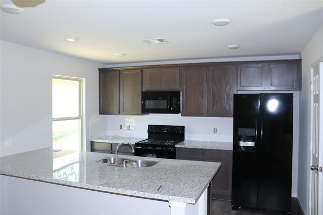 9199 Inwood, Willis, TX 77318