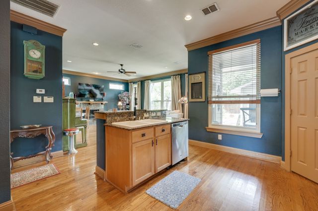 5429 Victor Street, Dallas, TX 75214