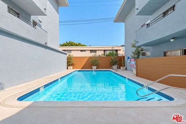 1250 N Kings Road 504, West Hollywood, CA 90069