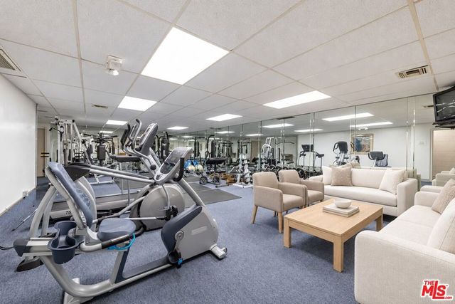 1250 N Kings Road 504, West Hollywood, CA 90069
