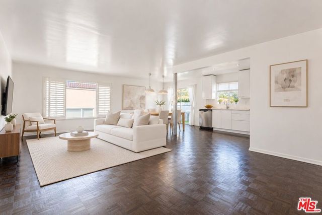 1250 N Kings Road 504, West Hollywood, CA 90069
