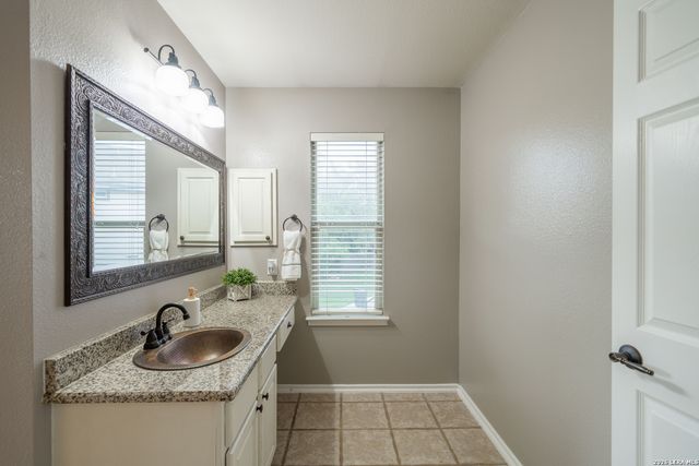 2047 Walsbrook, San Antonio, TX 78260