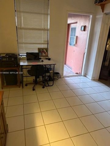 1570 NE 15th St, Homestead, FL 33033