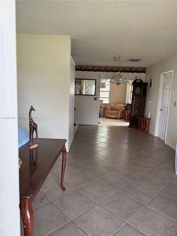 1570 NE 15th St, Homestead, FL 33033