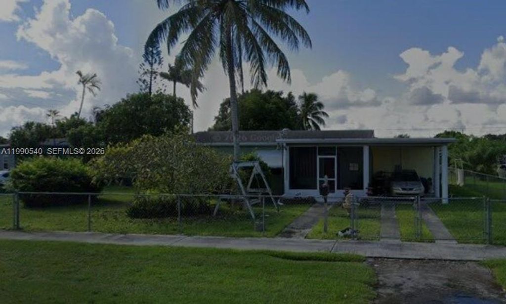 1570 NE 15th St, Homestead, FL 33033