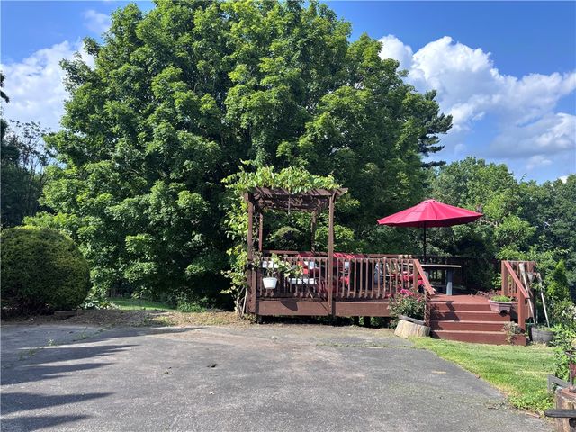 257 JOHNSTON ROAD, Upper St Clair, PA 15241