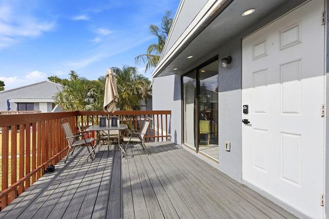 30 Crossings Circle G, Boynton Beach, FL 33435