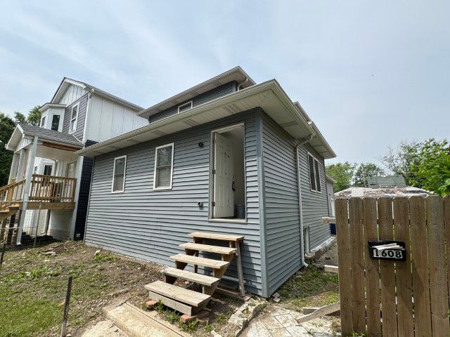 1608 S 5th Avenue, Maywood, IL 60153