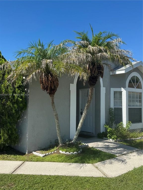 2399 Harbor Town Drive, Kissimmee, FL 34744