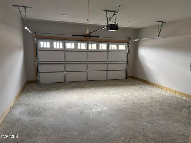 560 Catalina Court, Jonesborough, TN 37659