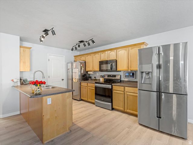 13126 S PIONEER PARK DR, Herriman, UT 84096