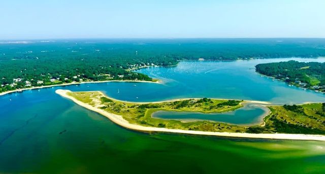 263 Oxford Drive, Cotuit, MA 02635