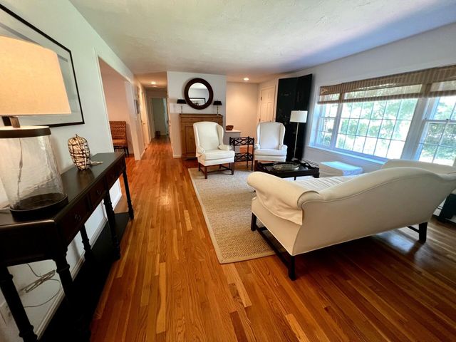 263 Oxford Drive, Cotuit, MA 02635