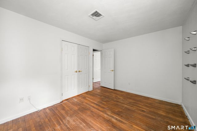 846 Vauxhall St Extension, Waterford, CT 06375