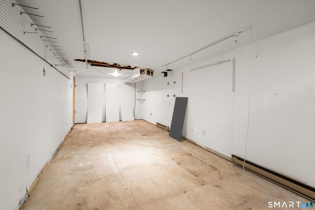 846 Vauxhall St Extension, Waterford, CT 06375
