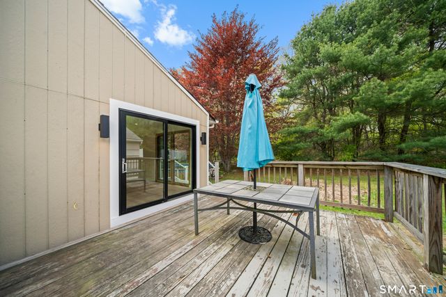 846 Vauxhall St Extension, Waterford, CT 06375