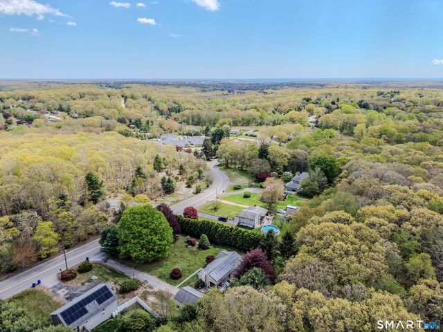 846 Vauxhall St Extension, Waterford, CT 06375