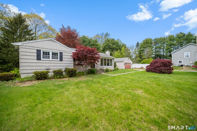 846 Vauxhall St Extension, Waterford, CT 06375