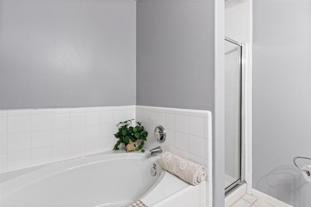 3001 Meadow Bay Drive, Dickinson, TX 77539