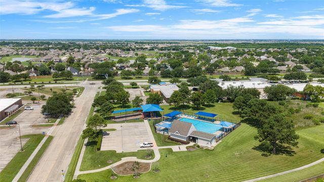 3001 Meadow Bay Drive, Dickinson, TX 77539