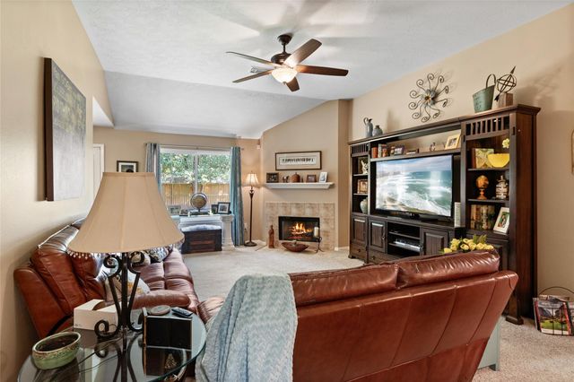 3001 Meadow Bay Drive, Dickinson, TX 77539