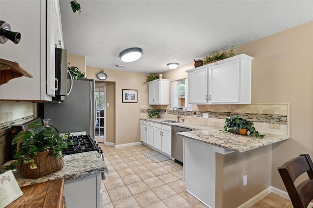 3001 Meadow Bay Drive, Dickinson, TX 77539