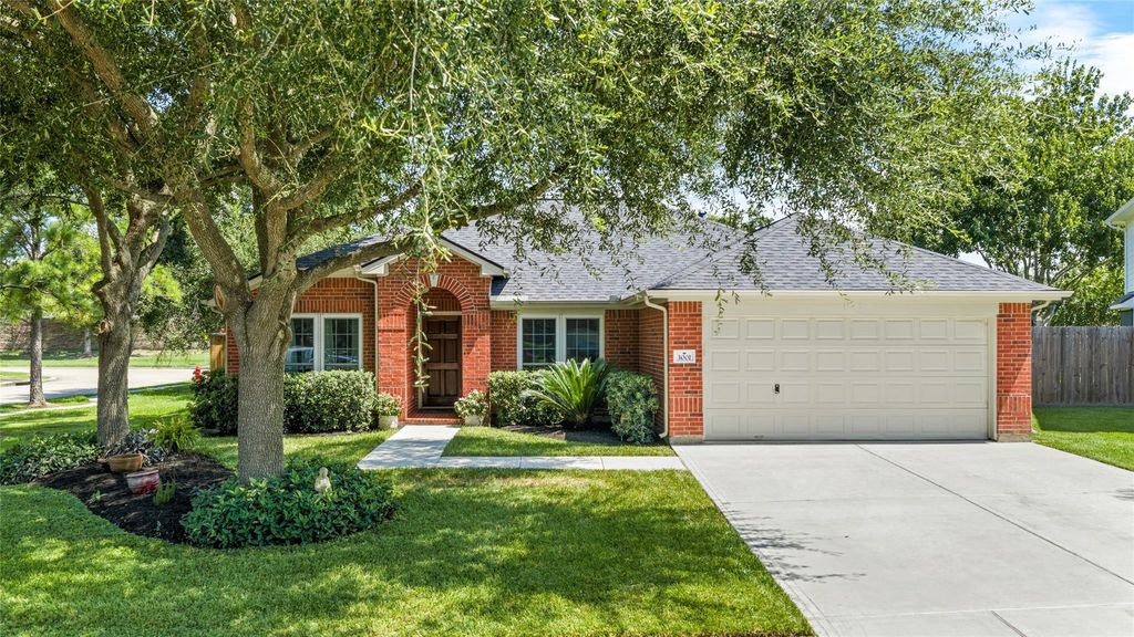3001 Meadow Bay Drive, Dickinson, TX 77539