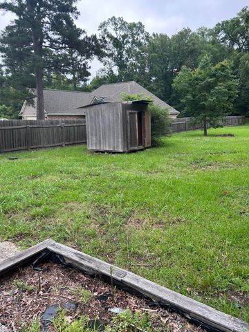 1330 Palmetto Road, Benton, LA 71006