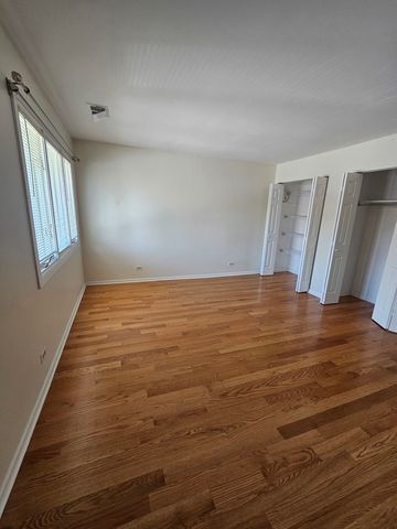 7666 S 88th Court, Justice, IL 60458