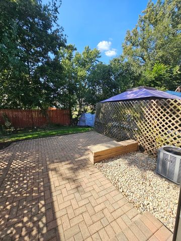 7666 S 88th Court, Justice, IL 60458