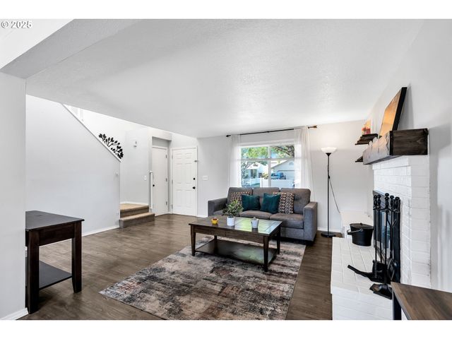 21795 Sw LOIS St, Beaverton, OR 97003