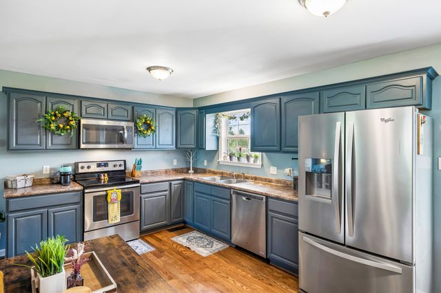 329 Murrell Rd, Dickson, TN 37055