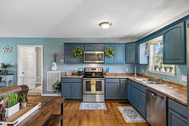 329 Murrell Rd, Dickson, TN 37055