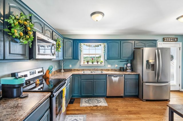 329 Murrell Rd, Dickson, TN 37055