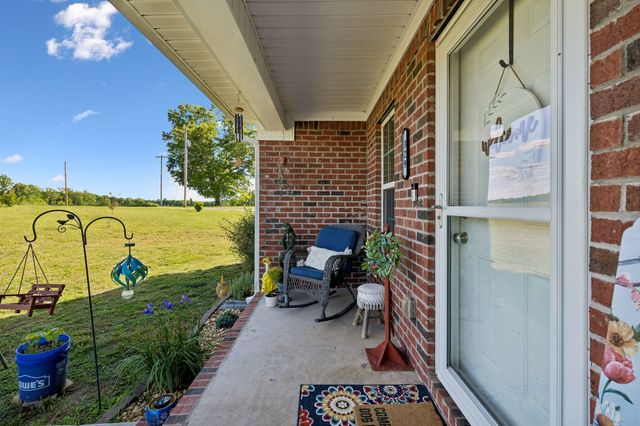329 Murrell Rd, Dickson, TN 37055