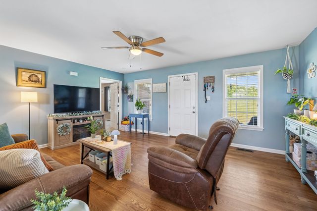 329 Murrell Rd, Dickson, TN 37055