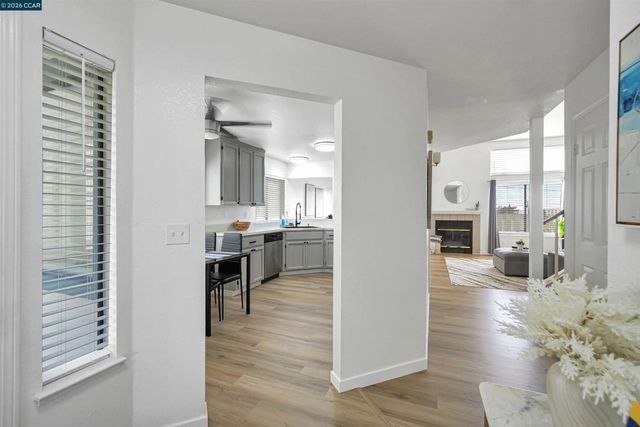 418 Dohrmann Ln, Pinole, CA 94564