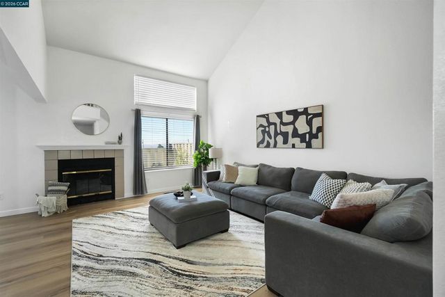 418 Dohrmann Ln, Pinole, CA 94564