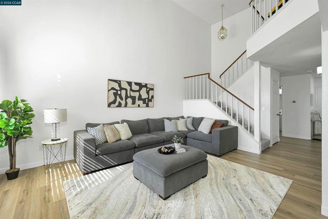 418 Dohrmann Ln, Pinole, CA 94564